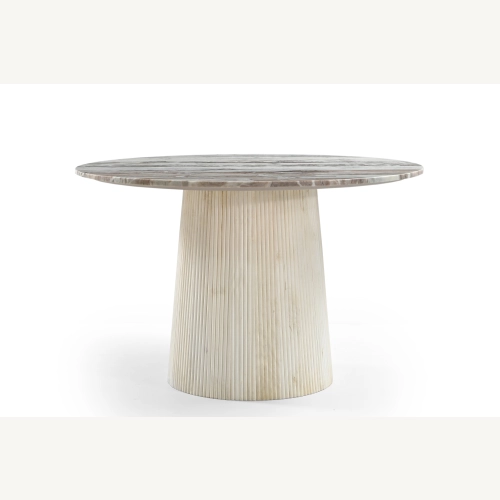 Marmoholz Scanno – Stół do jadalni | Szary Marmur & Bielony Mango | Ø120 cm